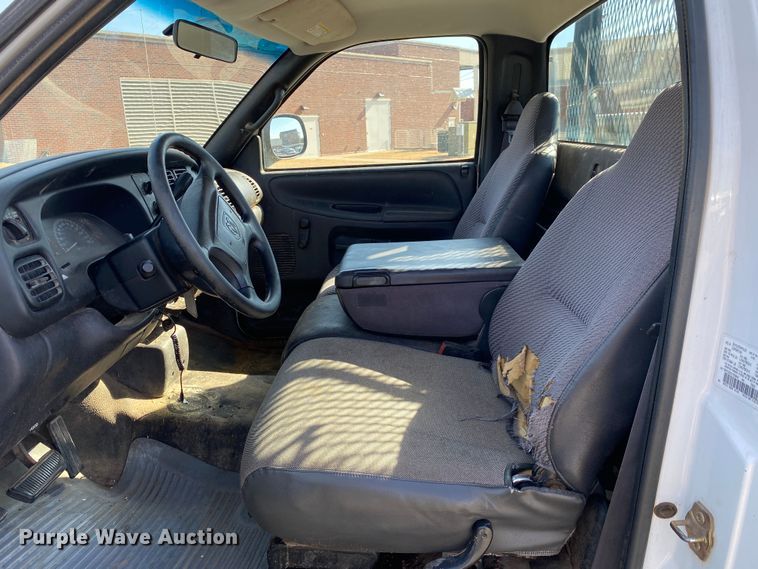 image for item IG9918 2001 Dodge Ram 2500  pickup truck