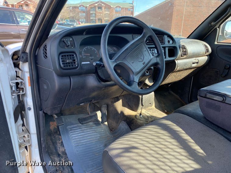 image for item IG9918 2001 Dodge Ram 2500  pickup truck