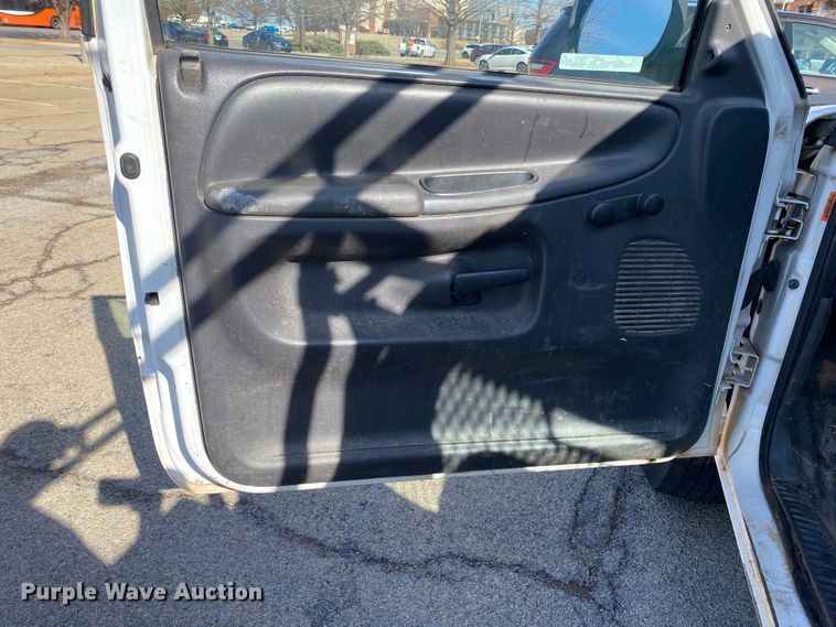 image for item IG9918 2001 Dodge Ram 2500  pickup truck