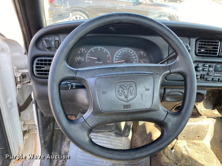 image for item IG9918 2001 Dodge Ram 2500  pickup truck