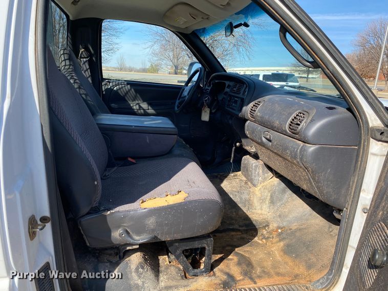 image for item IG9918 2001 Dodge Ram 2500  pickup truck