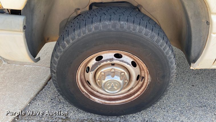 image for item IG9918 2001 Dodge Ram 2500  pickup truck