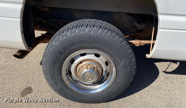 image for item IG9918 2001 Dodge Ram 2500  pickup truck