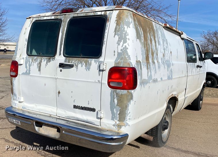 image for item IG9920 2002 Dodge Ram 2500  van