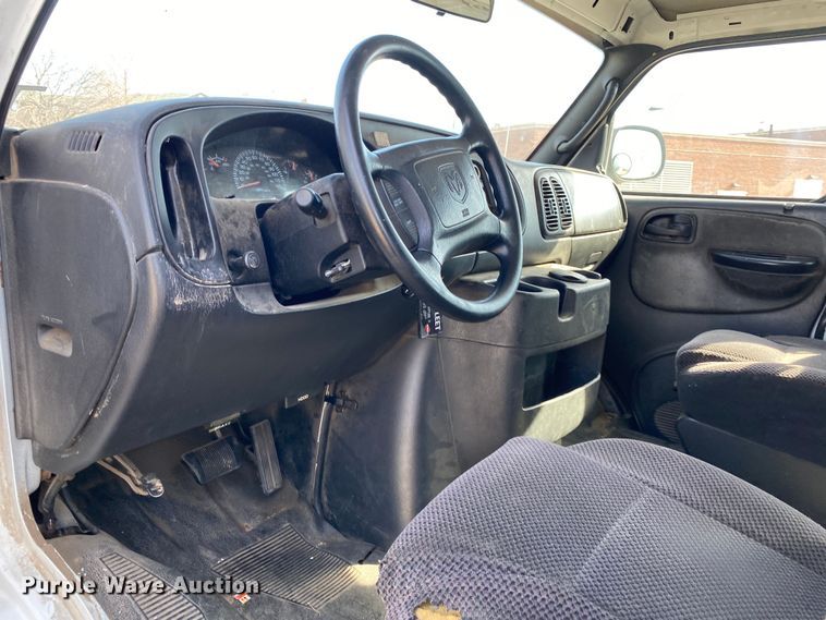 image for item IG9920 2002 Dodge Ram 2500  van