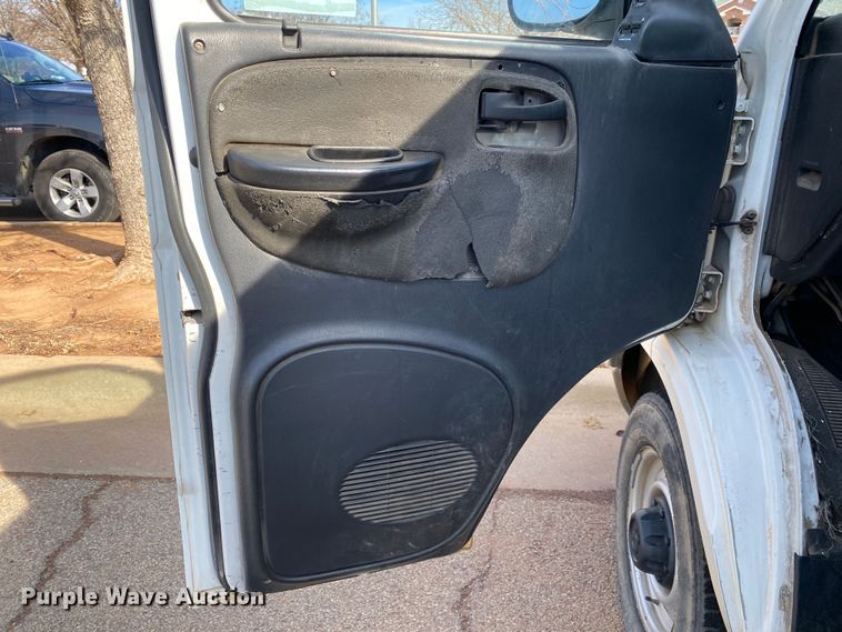 image for item IG9920 2002 Dodge Ram 2500  van