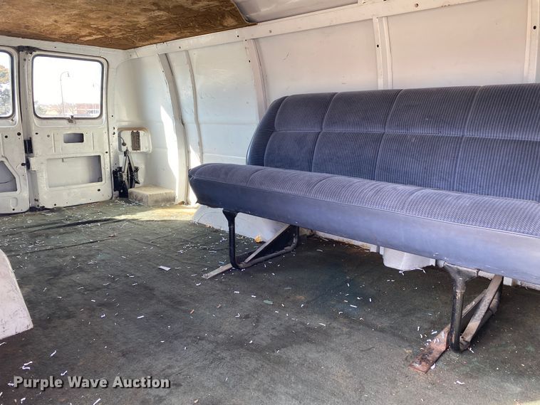 image for item IG9920 2002 Dodge Ram 2500  van