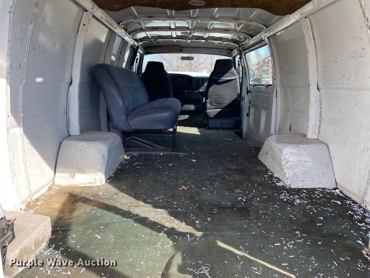 image for item IG9920 2002 Dodge Ram 2500  van