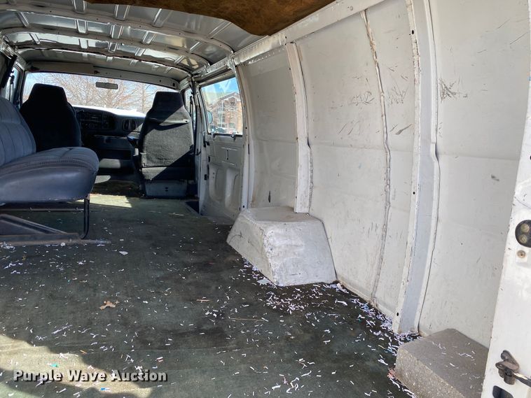 image for item IG9920 2002 Dodge Ram 2500  van