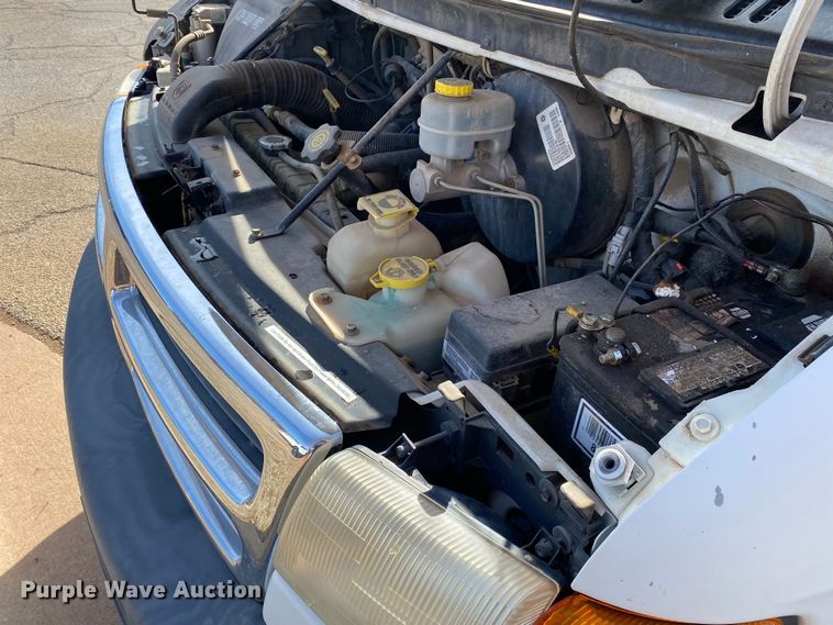 image for item IG9920 2002 Dodge Ram 2500  van