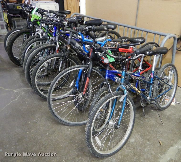 image for item IG9930 Approximately 10 bicycles