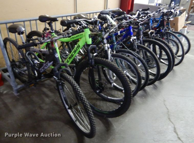 image for item IG9930 Approximately 10 bicycles