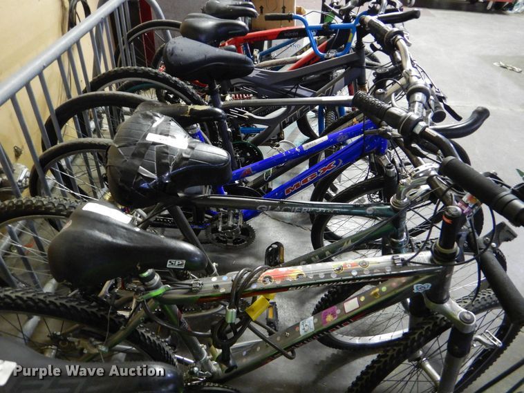 image for item IG9930 Approximately 10 bicycles