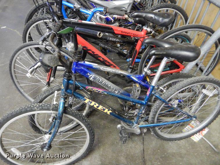 image for item IG9930 Approximately 10 bicycles