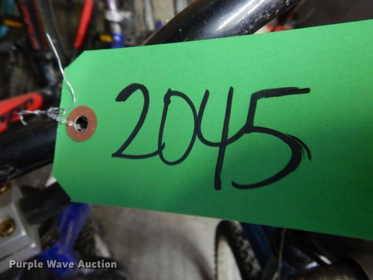 image for item IG9930 Approximately 10 bicycles