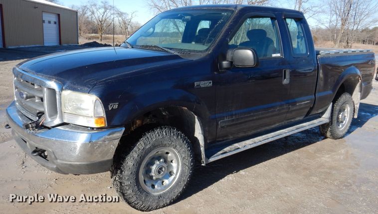 image for item IO9365 2002 Ford F250 Super Duty XLT  SuperCab pickup truck