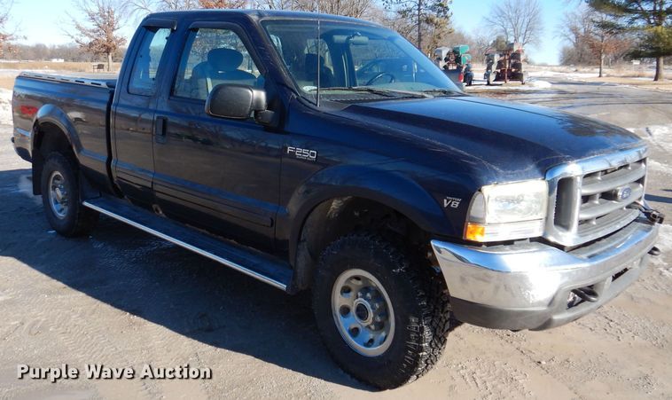 image for item IO9365 2002 Ford F250 Super Duty XLT  SuperCab pickup truck