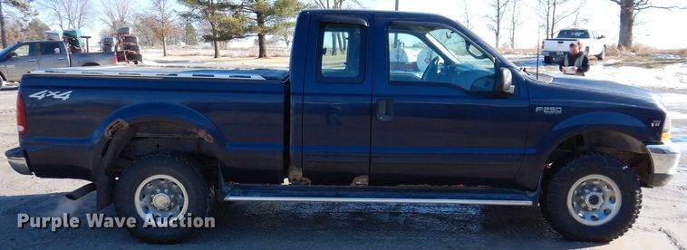 image for item IO9365 2002 Ford F250 Super Duty XLT  SuperCab pickup truck