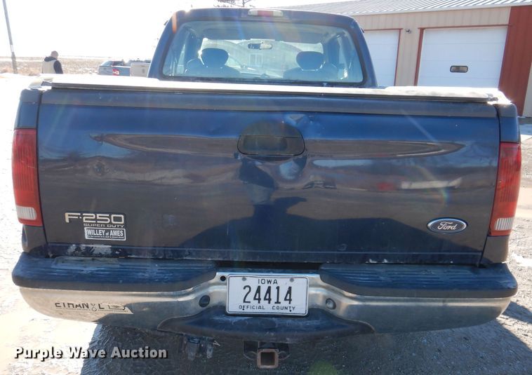 image for item IO9365 2002 Ford F250 Super Duty XLT  SuperCab pickup truck