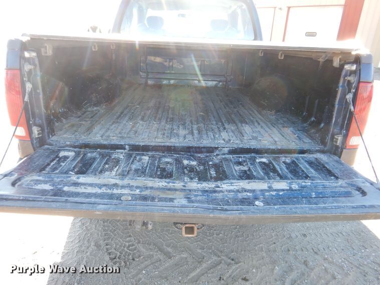 image for item IO9365 2002 Ford F250 Super Duty XLT  SuperCab pickup truck