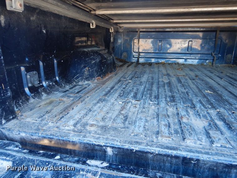 image for item IO9365 2002 Ford F250 Super Duty XLT  SuperCab pickup truck