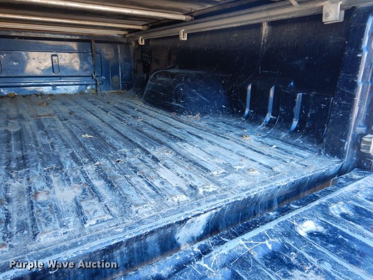 image for item IO9365 2002 Ford F250 Super Duty XLT  SuperCab pickup truck