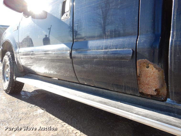 image for item IO9365 2002 Ford F250 Super Duty XLT  SuperCab pickup truck