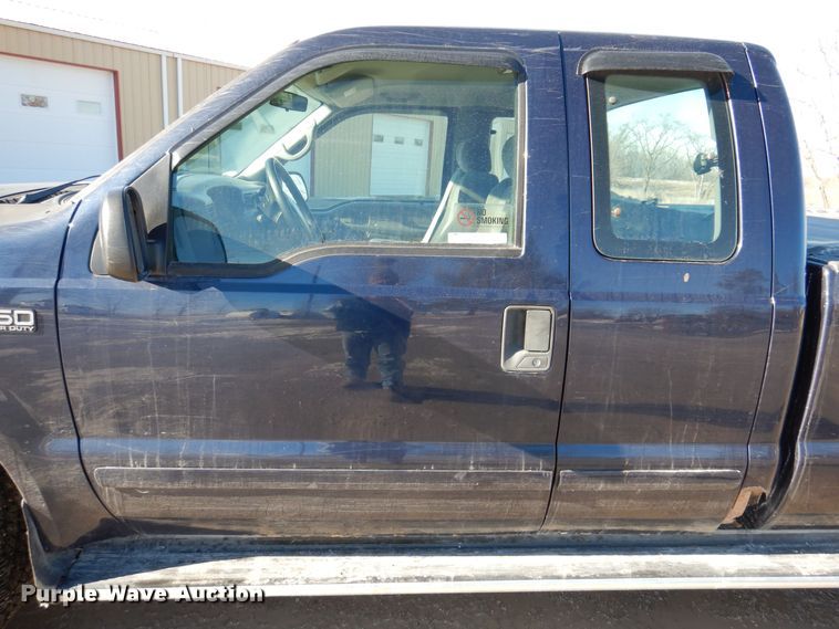 image for item IO9365 2002 Ford F250 Super Duty XLT  SuperCab pickup truck