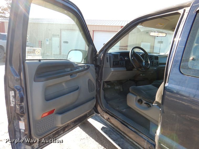 image for item IO9365 2002 Ford F250 Super Duty XLT  SuperCab pickup truck