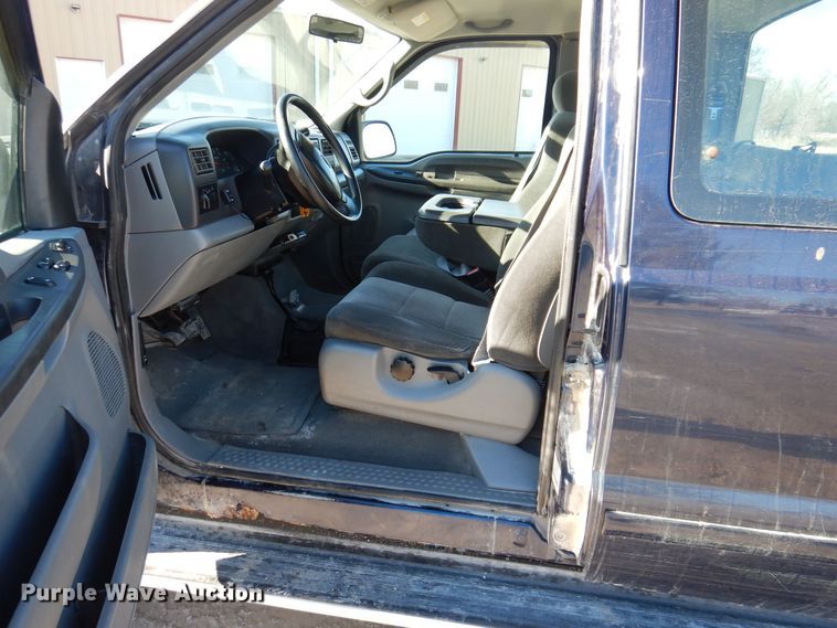 image for item IO9365 2002 Ford F250 Super Duty XLT  SuperCab pickup truck