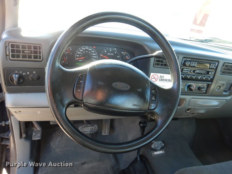 image for item IO9365 2002 Ford F250 Super Duty XLT  SuperCab pickup truck