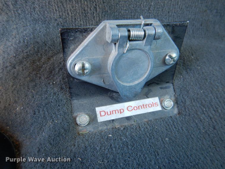 image for item IO9365 2002 Ford F250 Super Duty XLT  SuperCab pickup truck