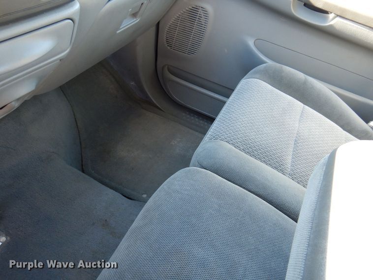 image for item IO9365 2002 Ford F250 Super Duty XLT  SuperCab pickup truck