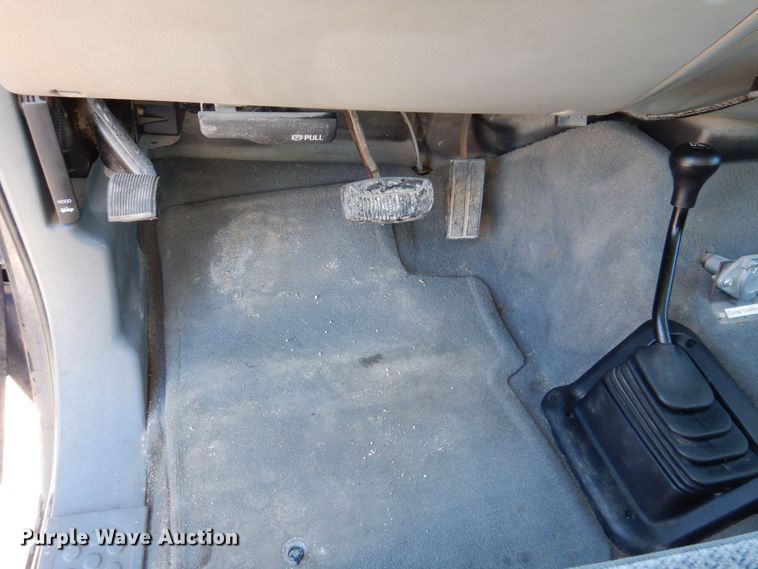 image for item IO9365 2002 Ford F250 Super Duty XLT  SuperCab pickup truck