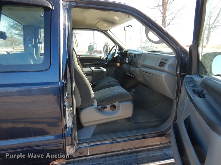 image for item IO9365 2002 Ford F250 Super Duty XLT  SuperCab pickup truck