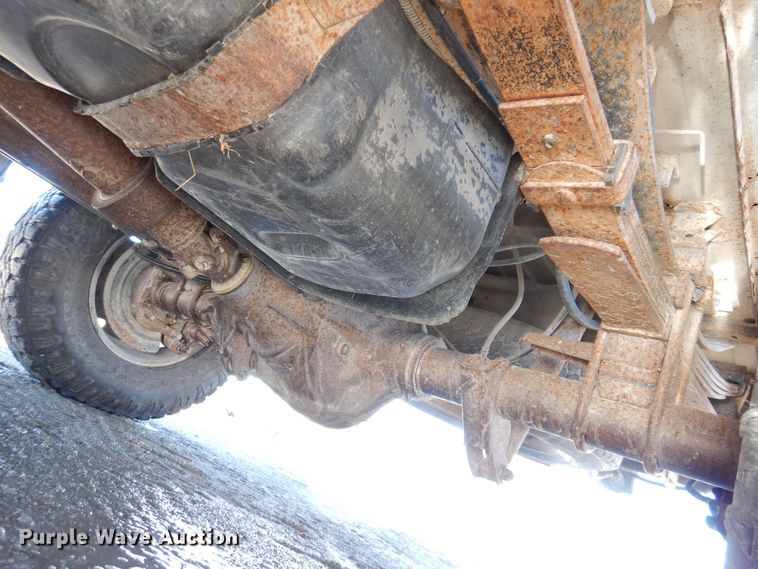 image for item IO9365 2002 Ford F250 Super Duty XLT  SuperCab pickup truck