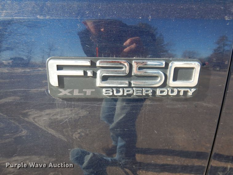 image for item IO9365 2002 Ford F250 Super Duty XLT  SuperCab pickup truck