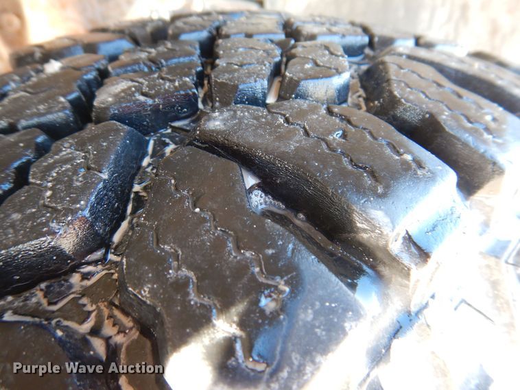 image for item IO9365 2002 Ford F250 Super Duty XLT  SuperCab pickup truck