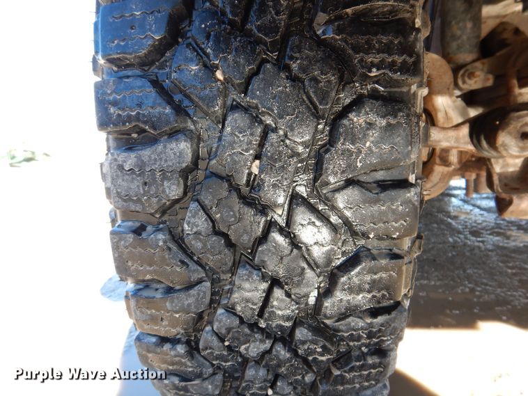 image for item IO9365 2002 Ford F250 Super Duty XLT  SuperCab pickup truck