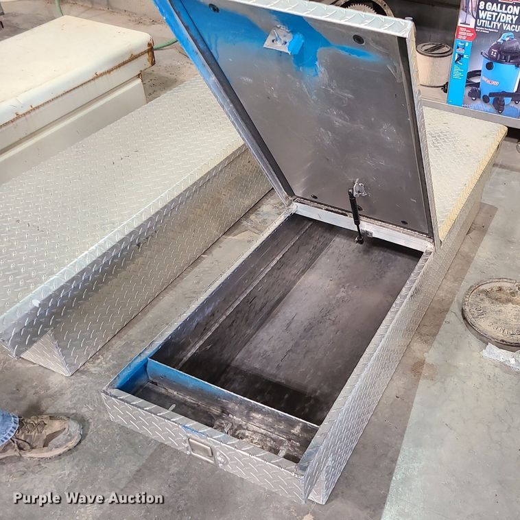 image for item JG9447 (4) toolboxes