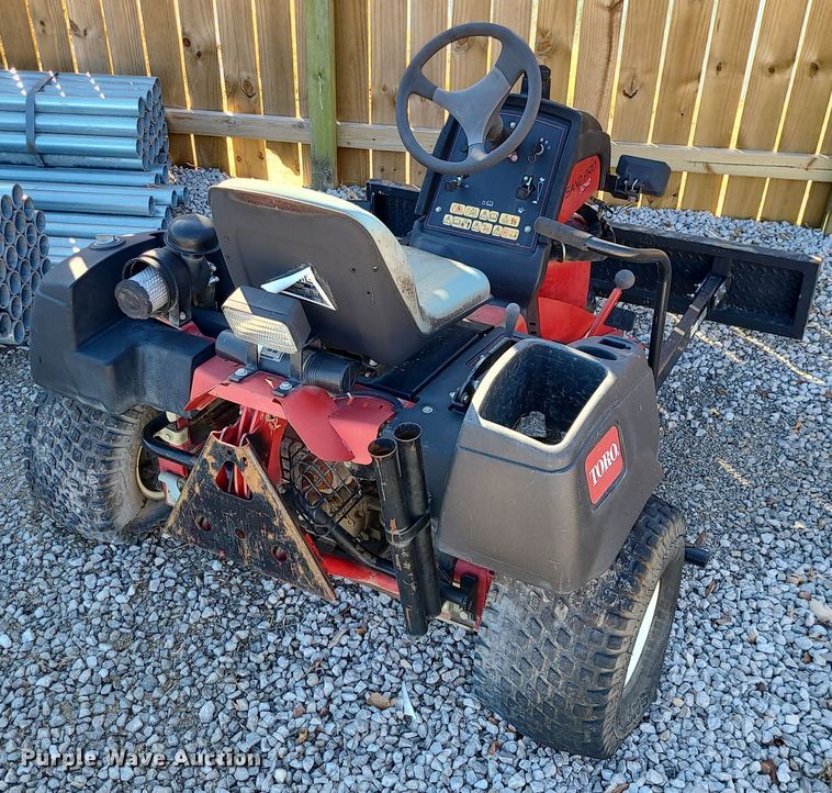 image for item JG9492 Toro Sand Pro 3040  bunker rake