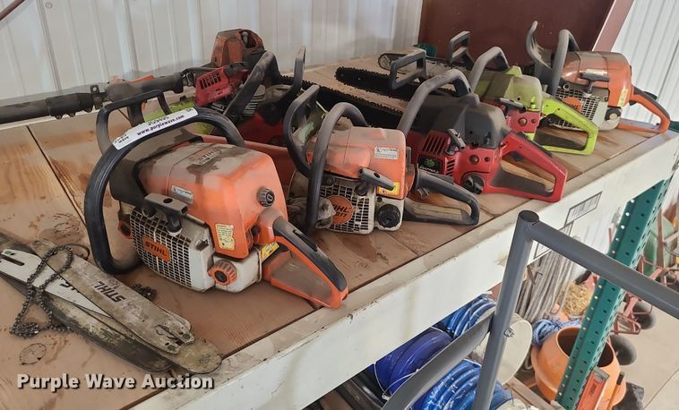 image for item JG9495 (7) chain saws