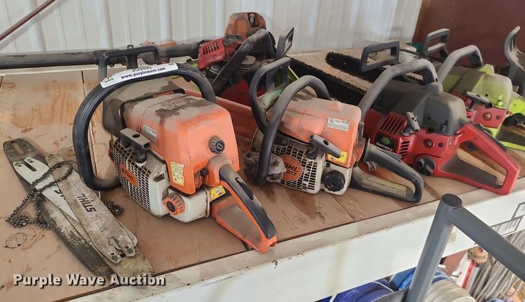 image for item JG9495 (7) chain saws