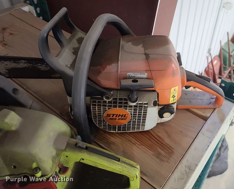 image for item JG9495 (7) chain saws