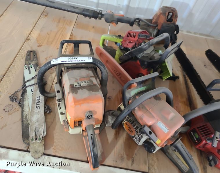 image for item JG9495 (7) chain saws