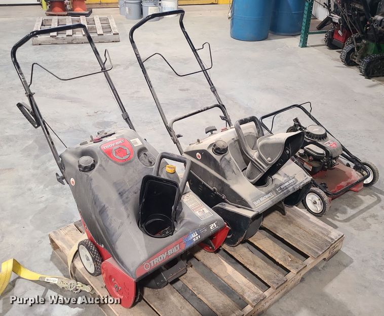 image for item JG9496 Lawn equipment