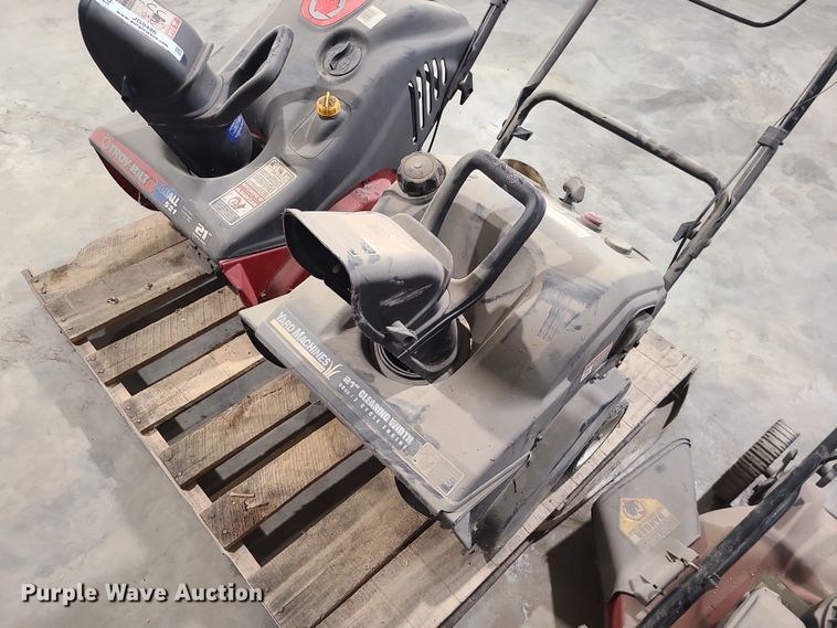 image for item JG9496 Lawn equipment