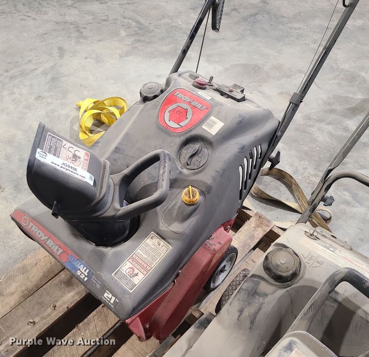 image for item JG9496 Lawn equipment