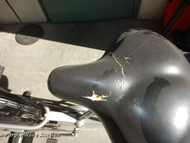 image for item JQ9763 Exercise equipment