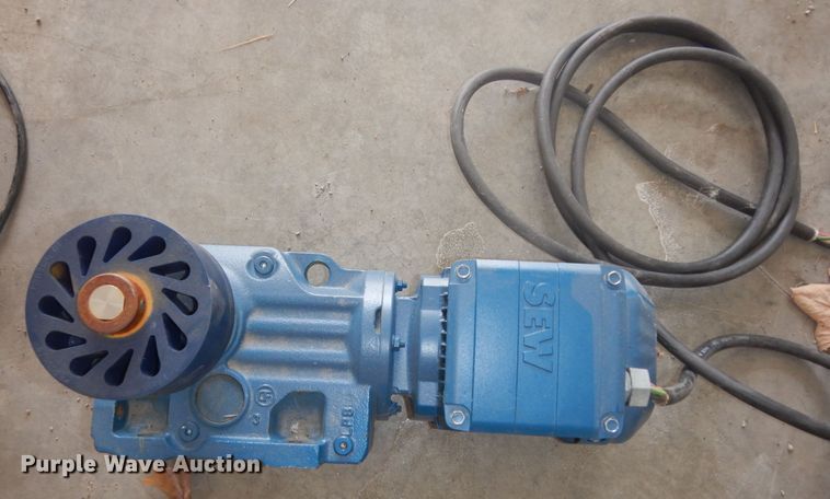 image for item JQ9765 Tools